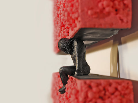 Sculpture murale « Si Dieu est en toutes choses. »