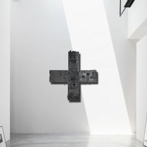 Escultura para colgar en la pared "Si Dios está en todas las cosas".
