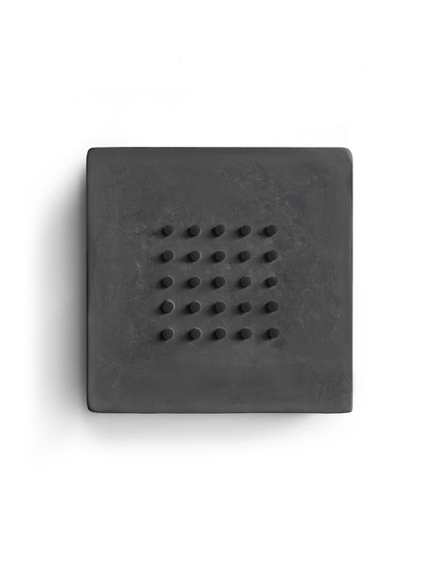 Art mural maximaliste - POINTS AMUSANTS sur NOIR - Grand (16 x 16 x 3 po - 41 x 41 x 5 cm.)