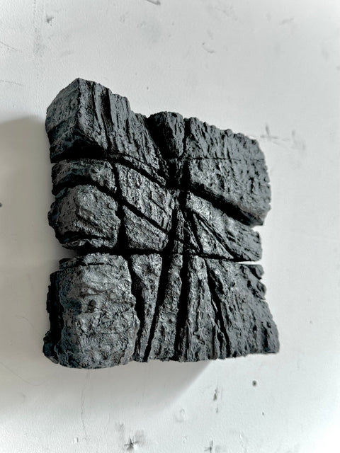 Décoration murale minimaliste en plâtre noir – Décoration en argile faite à la main Wabi Sabi – « SAMURAI » Noir
