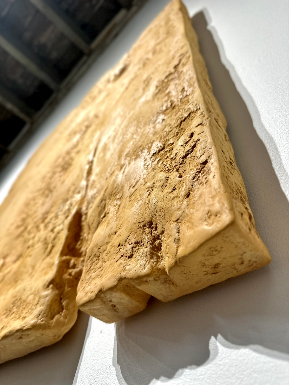 GAIA — Beige, close-up surface texture, warm beige plaster, matte sealed finish