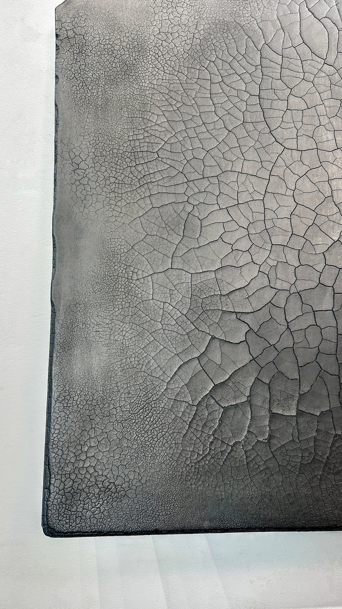 Escultura para colgar en la pared "Si Dios está en todas las cosas".