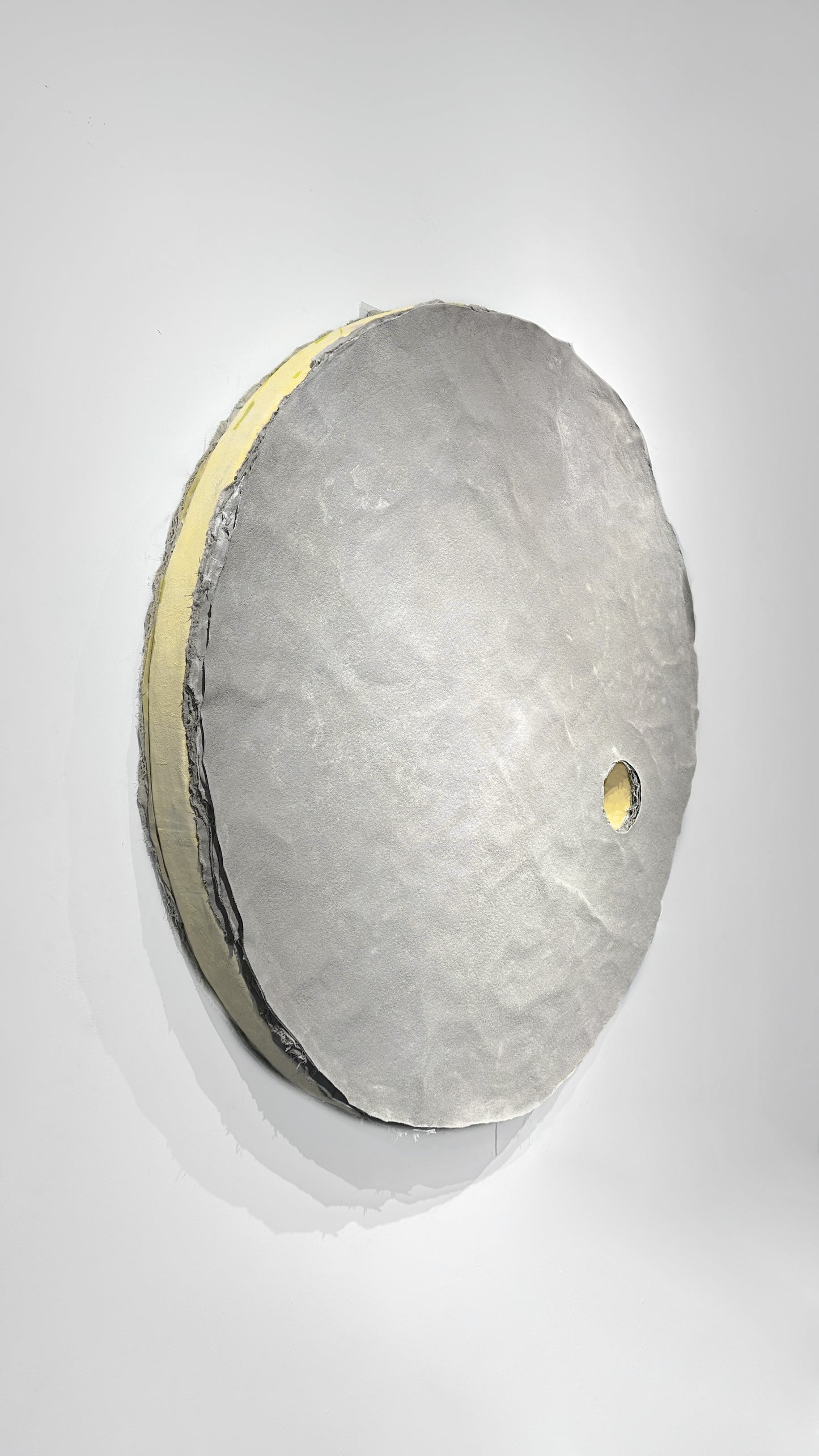 Sculpture murale « Si Dieu est en toutes choses. »