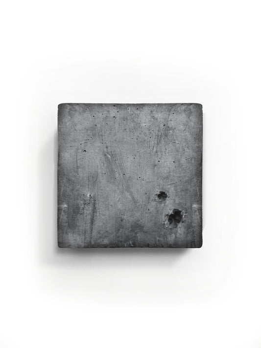 CONCRETICA — Graffiti Grey, square gray plaster panel with scratched surface and small voids