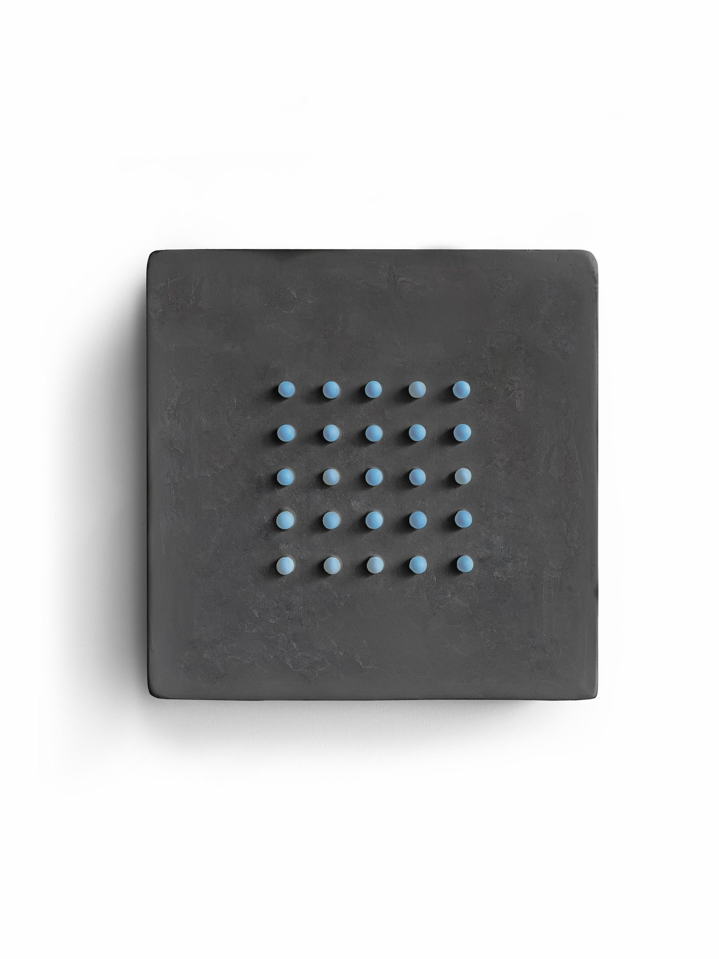 Art mural maximaliste - POINTS AMUSANTS sur NOIR - Grand (16 x 16 x 3 po - 41 x 41 x 5 cm.)
