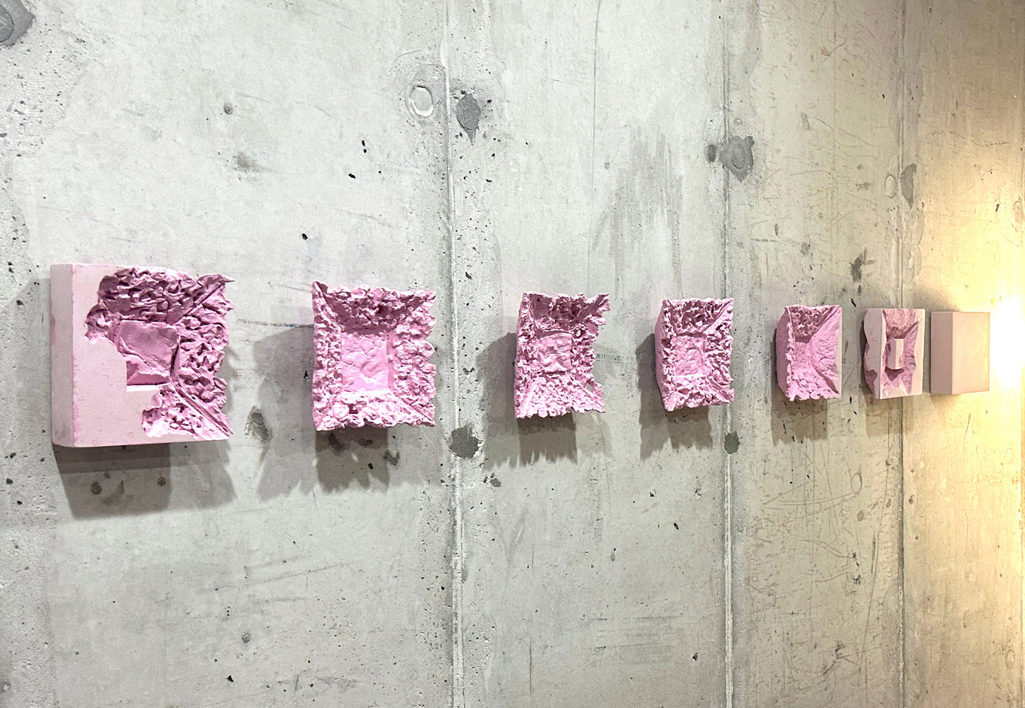 Ensemble d'art mural 3, 5, 7 pièces, ensemble d'art mural en plâtre fait à la main, décoration murale bohème « Bijoux » 6 x 6 x 2 po.