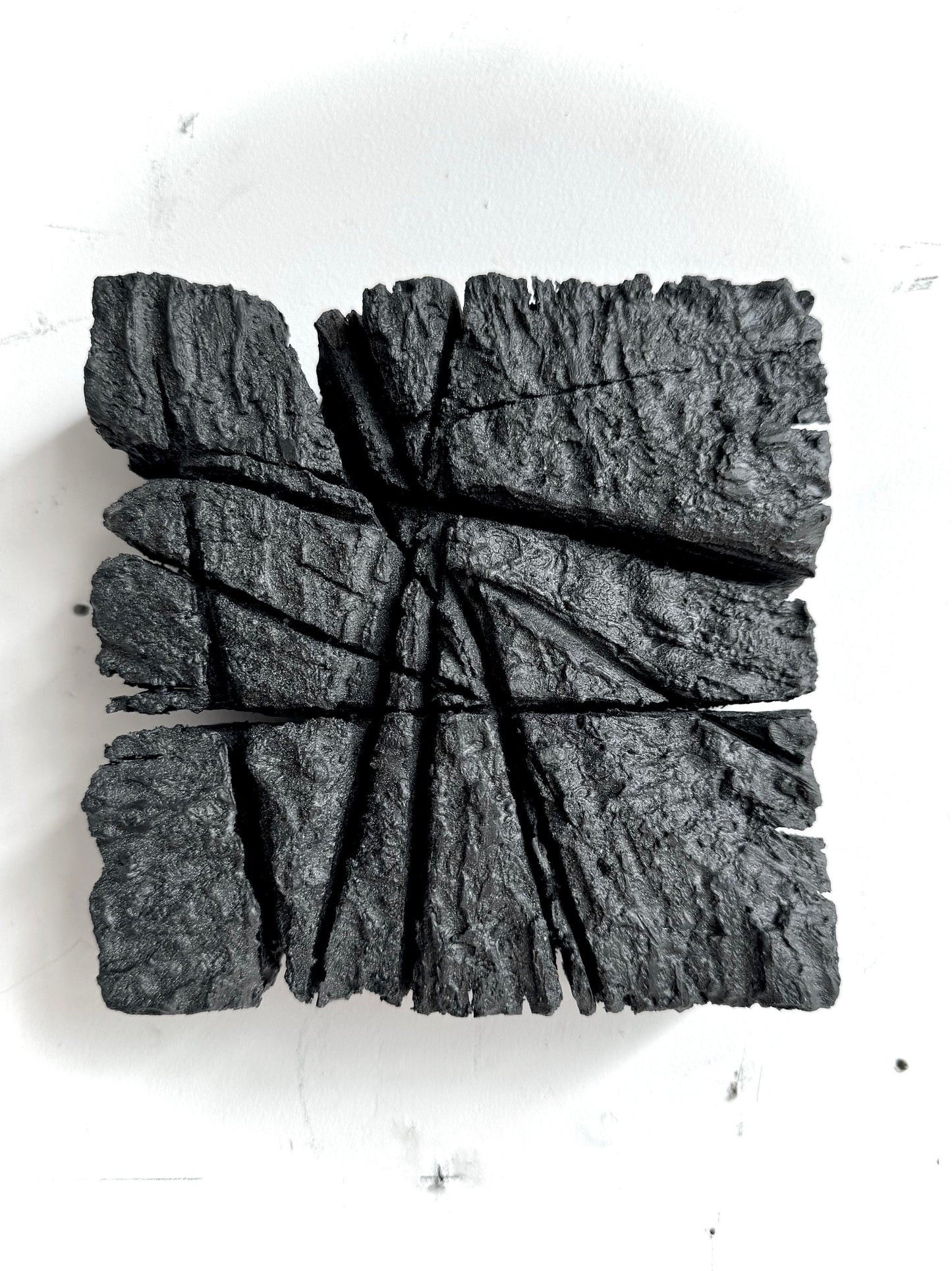Décoration murale minimaliste en plâtre noir – Décoration en argile faite à la main Wabi Sabi – « SAMURAI » Noir