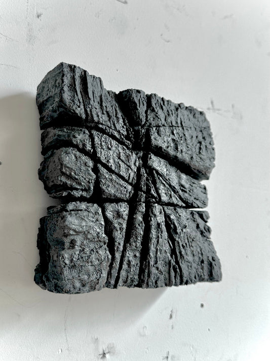 Décoration murale minimaliste en plâtre noir – Décoration en argile faite à la main Wabi Sabi – « SAMURAI » Noir